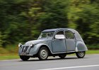 Citroën 2cv  Citroën 2cv, 100 autos sur la N7, 10 juillet 2017