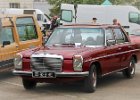 Mercedes serie 200 1975  Mercedes serie 200 1975, bourse de Joigny, 7 mai 2023