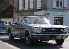 Ford Mustang cabriolet 1965  Ford Mustang cabriolet 1965, bouchon de Nemours, 5 octobre 2025
