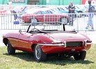 Jaguar E-type 4.2 cabriolet  Jaguar E-type 4.2 cabriolet, Autodrome festival Heritage, 6 juin 2015, circuit de Linas-Montlhéry