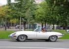 Jaguar E-type cabriolet  Jaguar E-type cabriolet, traversée de Paris, 25 juillet 2021
