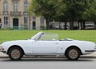 Peugeot 504 cabriolet  Peugeot 504 cabriolet, traversée de Paris, 30 juillet 2023