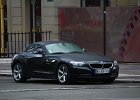 BMW Z4  BMW Z4, avenue Montaigne, Paris
