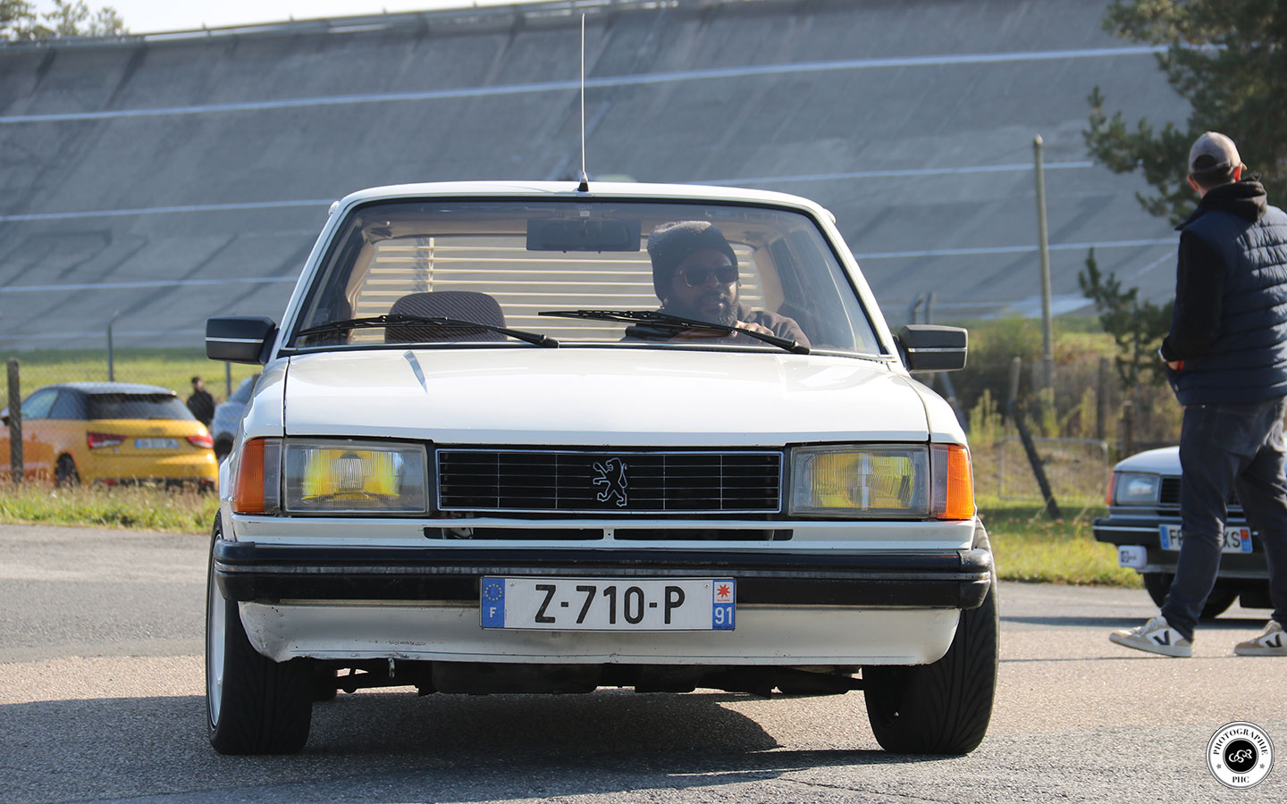 Peugeot 305