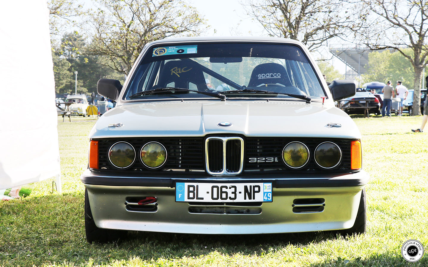BMW 323i