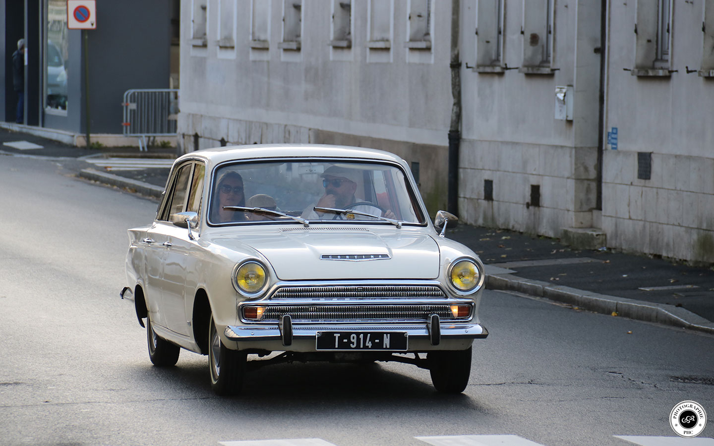 Ford Cortina
