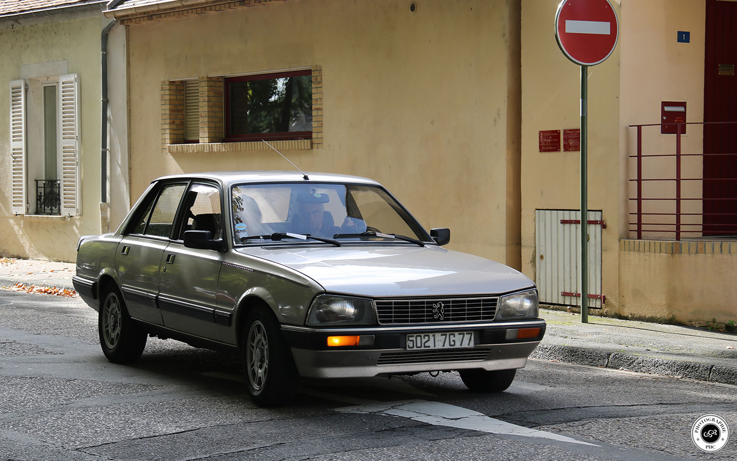 Peugeot 505