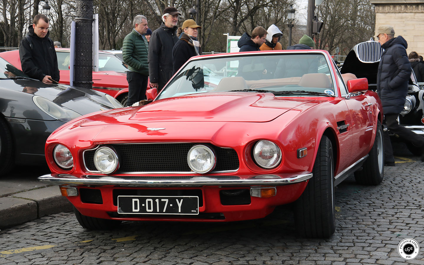 Aston Martin V8 Volante