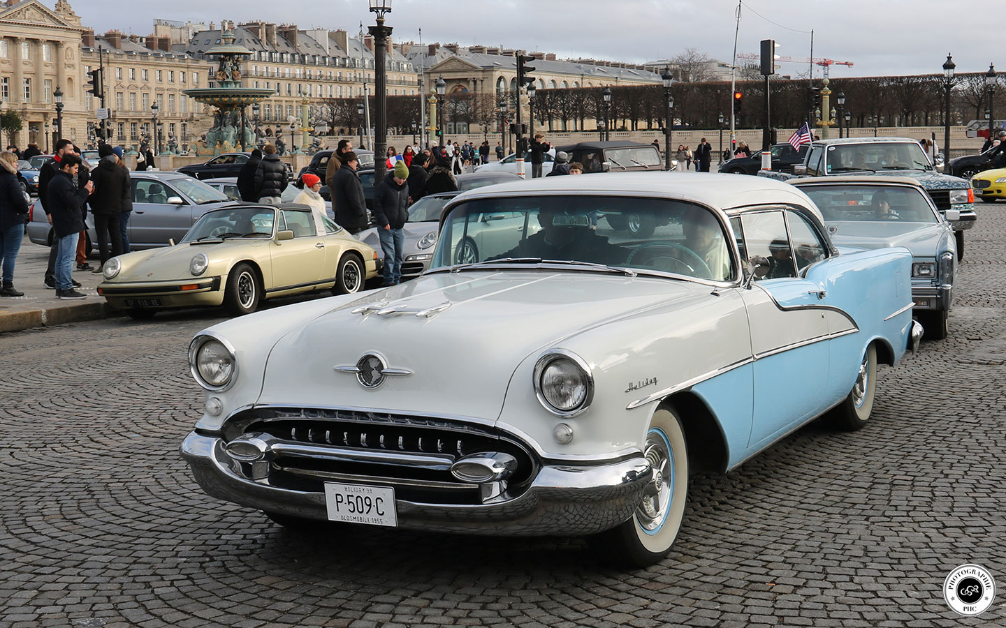 Oldsmobile Holiday 98